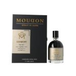 شیشه کریستالی مودون هارمونی با طراحی الماس‌تراش - نمایش قطرات طلایی عطر روی پوست در نور طبیعی