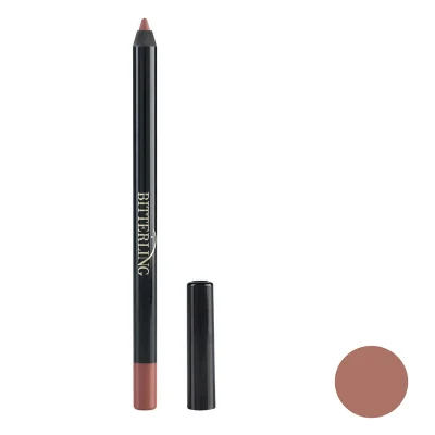 مداد لب پلاستیکی بیتلرینگ با رنگ گرم، بافت نرم و طراحی دقیق، پوشش یکنواخت و آرایش طبیعی و زیبا برای لب‌ها ایجاد می‌کند.