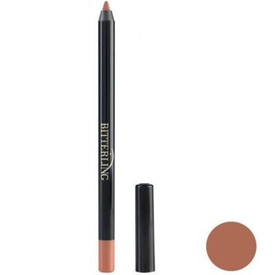 مداد لب پلاستیکی بیتلرینگ با رنگ گرم طبیعی و بافت نرم، پوشش یکنواخت و فرم‌دهی دقیق لب‌ها را برای آرایش روزانه فراهم می‌کند.