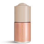 هايلايتر مايع Radiant Liquid فلور بيوتي کد HH301، راهی آسان و مؤثر برای افزودن درخشش و جذابیت به آرایش شما است. این محصول فوق‌العاده با فرمولاسیون مایع و سبک خود، به پوست شما جلوه‌ای طبیعی و خیره‌کننده می‌بخشد، درست همانند نوری که از درون می‌تابد. با استفاده از این هایلایتر، شما می‌توانید نقاط قوت صورت خود را برجسته‌تر کنید و به آرایش خود عمق و بُعد جدیدی ببخشید. سمین استور این محصول را برای شما که به دنبال درخشش بی‌نظیر و زیبایی پایدار هستید، فراهم کرده است. جلوه‌ای خیره‌کننده با هايلايتر مايع Radiant Liquid فلور بيوتي هايلايتر مايع Radiant Liquid فلور بيوتي با کد HH301، نه تنها یک محصول آرایشی، بلکه یک تجربه زیبایی است. این هایلایتر مایع با ذرات بسیار ریز و بازتابنده نور، به گونه‌ای طراحی شده است که با هر نوع نوری هماهنگ شود و درخششی ملایم و دلنشین ایجاد کند. فرمولاسیون منحصر به فرد آن، به پوست اجازه تنفس می‌دهد و از ایجاد حس سنگینی یا چسبندگی جلوگیری می‌کند. رنگدانه‌های مرواریدی موجود در این محصول، نوری طبیعی و سالم را منعکس می‌کنند که به پوست شما حالتی شاداب و جوان می‌بخشد. چه به دنبال یک درخشش ملایم برای آرایش روزانه باشید و چه خواهان جلوه‌ای دراماتیک برای مناسبت‌های خاص، این هایلایتر مایع نیازهای شما را برآورده می‌کند. ویژگی‌های برجسته این روشن کننده مایع فرمولاسیون سبک و ماندگار: این روشن کننده مایع به آسانی روی پوست می‌نشیند و بدون ایجاد خطوط یا ماسیدگی، درخششی طولانی‌مدت به شما هدیه می‌دهد. بافت سبک آن اجازه می‌دهد تا پوست شما در تمام طول روز راحت باشد. درخشش طبیعی و غیرگریسی: ذرات براق کننده موجود در این محصول، نوری طبیعی و ابریشمی ایجاد می‌کنند، نه جلوه‌ای درشت یا اکلیلی. این هایلایتر به پوست شما درخششی سالم و درونی می‌بخشد. قابلیت ترکیب و لایه‌بندی: شما می‌توانید این هایلایتر مایع را به تنهایی بر روی نقاط برجسته صورت استفاده کنید، یا آن را با کرم پودر یا مرطوب کننده خود ترکیب کنید تا جلوه‌ای درخشان‌تر و یکدست‌تر در تمام صورت ایجاد کنید. این محصول به راحتی قابلیت لایه‌بندی دارد تا شدت درخشش را مطابق میل خود تنظیم کنید. مناسب برای انواع پوست: فرمولاسیون ملایم این هایلایتر، آن را برای انواع پوست، از خشک تا چرب، مناسب می‌سازد. به سرعت جذب می‌شود و درخشی زیبا ایجاد می‌کند. بسته‌بندی کاربردی: بسته‌بندی شیک و کاربردی این محصول، استفاده از آن را آسان کرده و امکان حمل در کیف آرایش شما را فراهم می‌کند. چگونه از این هایلایتر درخشان استفاده کنید؟ استفاده از هایلایتر مایع فلور بيوتي بسیار آسان است و به شما امکان می‌دهد تا آرایش خود را به سطح بالاتری ببرید. برای بهترین نتیجه، مراحل زیر را دنبال کنید: آماده‌سازی پوست: ابتدا پوست خود را تمیز و مرطوب کنید. اگر از کرم پودر استفاده می‌کنید، آن را قبل از هایلایتر اعمال کنید. نقاط کلیدی: چند قطره از هایلایتر را بر روی نقاطی از صورت که نور به طور طبیعی به آنها برخورد می‌کند، بمالید. این نقاط شامل بالای استخوان گونه، پل بینی، زیر کمان ابرو، و کمان کوپید (بالای لب بالا) هستند. روش اعمال: می‌توانید از نوک انگشتان خود، یک اسفنج آرایشی مرطوب، یا یک براش مخصوص هایلایتر برای پخش کردن محصول استفاده کنید. با ضربات آرام و حرکات محو کننده، هایلایتر را به خوبی در پوست خود ترکیب کنید تا هیچ خط مشخصی باقی نماند. ترکیب با کرم پودر: برای داشتن درخششی یکدست و سرتاسری، می‌توانید یک یا دو قطره از هايلايتر مايع Radiant Liquid را با کرم پودر مایع خود مخلوط کرده و سپس به صورت خود بزنید. استفاده برای بدن: برای مجالس و مهمانی‌ها، چند قطره از این محصول را روی استخوان ترقوه، شانه‌ها یا دکلته خود بزنید تا به این نواحی نیز درخشش و جذابیت ببخشید. مشخصات فنی و جزئیات محصول این هایلایتر مایع از برند فلور بيوتي با کد HH301، ترکیبی از کیفیت بالا و زیبایی است. مشخصات فنی آن به شرح زیر است: نام محصول: هایلایتر مایع - Radiant Liquid Highlighter برند: FLORE BEAUTY (فلور بيوتي) کد محصول: HH301 نوع محصول: هایلایتر مایع (Liquid Highlighter) حجم: 15 میلی‌لیتر (این حجم تخمینی است و ممکن است متفاوت باشد) بافت: مایع سبک و ابریشمی فینیش: درخشان، طبیعی و با جلوه مرواریدی ماندگاری: بالا ویژگی‌های خاص: قابلیت لایه‌بندی، بدون چربی، بدون ماسیدگی، مناسب برای انواع پوست. نحوه مصرف: اعمال بر روی نقاط برجسته صورت و بدن، یا ترکیب با کرم پودر. سوالات متداول درباره هایلایتر مایع فلور بیوتی در اینجا به برخی از سوالات رایج درباره هایلایتر مایع فلور بیوتی پاسخ می‌دهیم تا شما با اطمینان کامل خرید خود را انجام دهید. س: آیا این هایلایتر برای انواع پوست مناسب است؟ ج: بله، فرمولاسیون سبک و بدون چربی این هایلایتر مایع آن را برای انواع پوست، از جمله پوست‌های خشک، معمولی، مختلط و چرب، مناسب می‌سازد. به سرعت جذب می‌شود و درخشی زیبا ایجاد می‌کند. س: جلوه نهایی این محصول شیمری است یا اکلیلی؟ ج: این هایلایتر جلوه‌ای درخشان و مرواریدی دارد که نوری طبیعی و سلامت به پوست شما می‌بخشد. ذرات آن بسیار ریز هستند و اثری اکلیلی یا درشت ایجاد نمی‌کنند. س: چگونه می‌توانم شدت درخشش را کنترل کنم؟ ج: این محصول قابلیت لایه‌بندی دارد. برای درخششی ملایم، مقدار کمی از آن را استفاده کنید و به خوبی محو کنید. برای درخششی شدیدتر و برجسته‌تر، می‌توانید لایه‌های بیشتری را به آرامی اضافه کنید. س: آیا می‌توانم این هایلایتر را با کرم پودر خود ترکیب کنم؟ ج: بله، قطعاً! ترکیب یک یا دو قطره از هایلایتر مایع با کرم پودر شما، جلوه‌ای درخشان و سلامت به کل صورتتان می‌بخشد و باعث می‌شود پوست شما از درون بدرخشد. س: ماندگاری این هایلایتر چقدر است؟ ج: هایلایتر مایع فلور بیوتی با فرمولاسیون ماندگار خود، درخششی طولانی‌مدت را در طول روز یا شب برای شما فراهم می‌کند، بدون اینکه نیاز به تجدید مکرر داشته باشد.